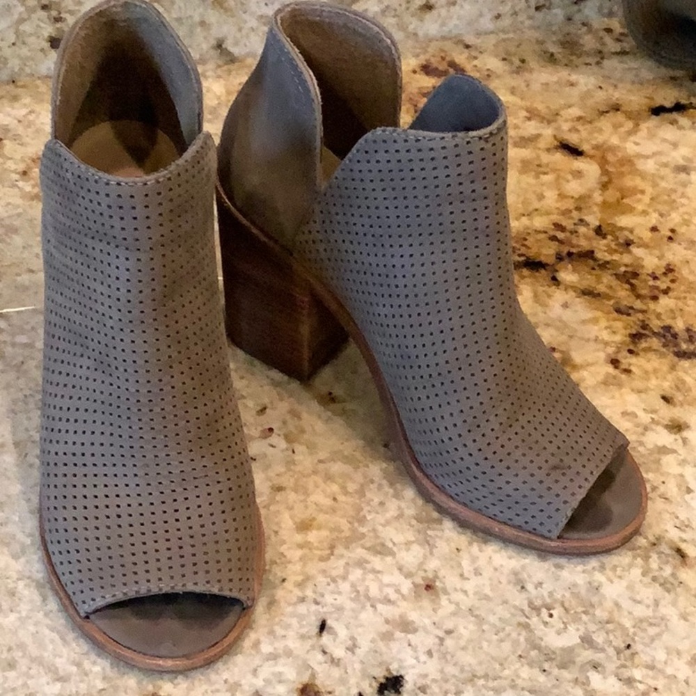 Steve Madden Tala Nubuck Bootie in Olive